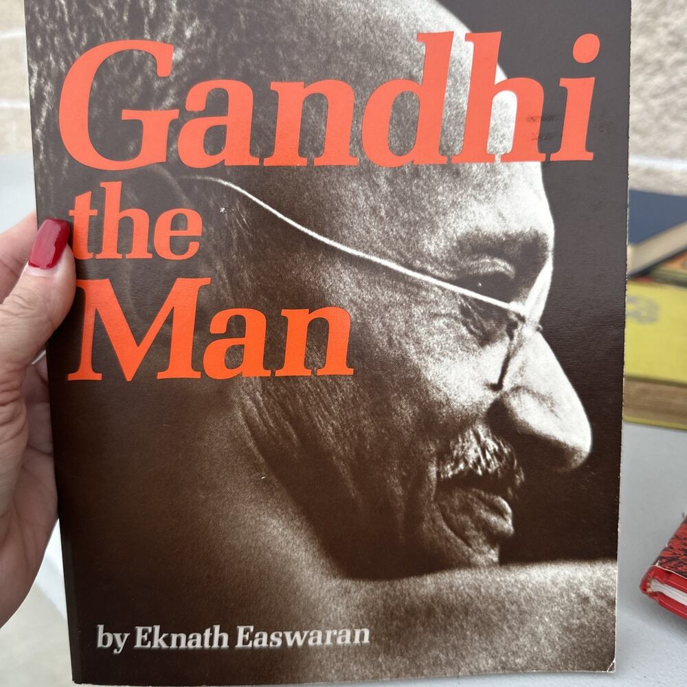 Gandhi the Man‎ Paperback by Eknath Easwaran